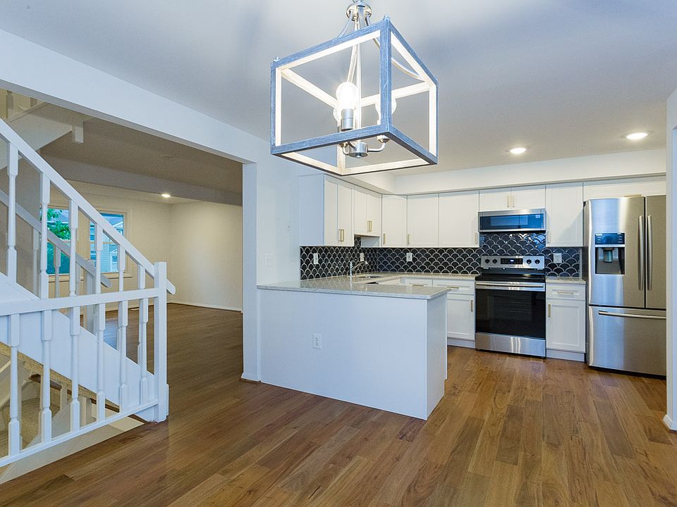 1st image of 6823 Montivideo Square Ct