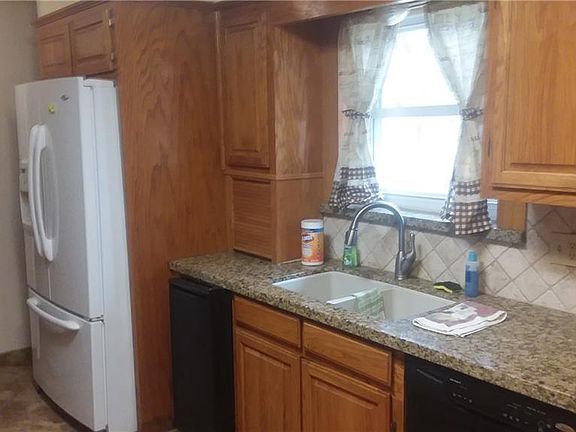 5th image of 106 Sand Oak Dr