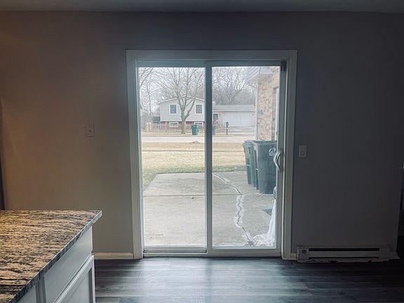 4th image of 4103 Douglas Dr