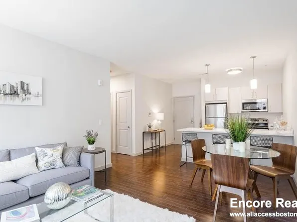 40 Marion St #207, Brookline, MA 02446