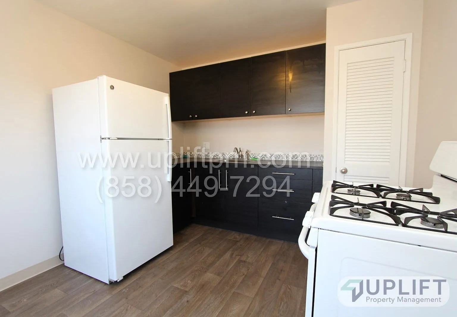 2 bed, 1.0 bath, 725 sqft, $2,100 — Photo 2