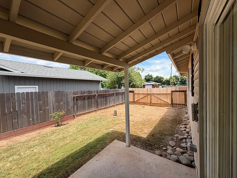 10495 Malaga Way — Photo 34