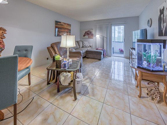 3rd image of 2811 Garden Drive S #104