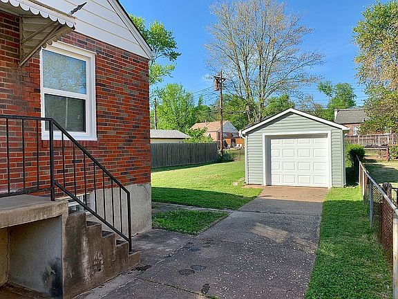 5th image of 942 Sanders Dr