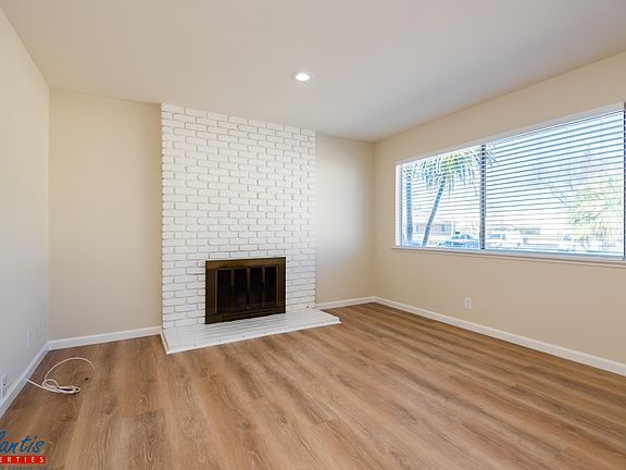 3rd image of 104 Winslow Ct #1