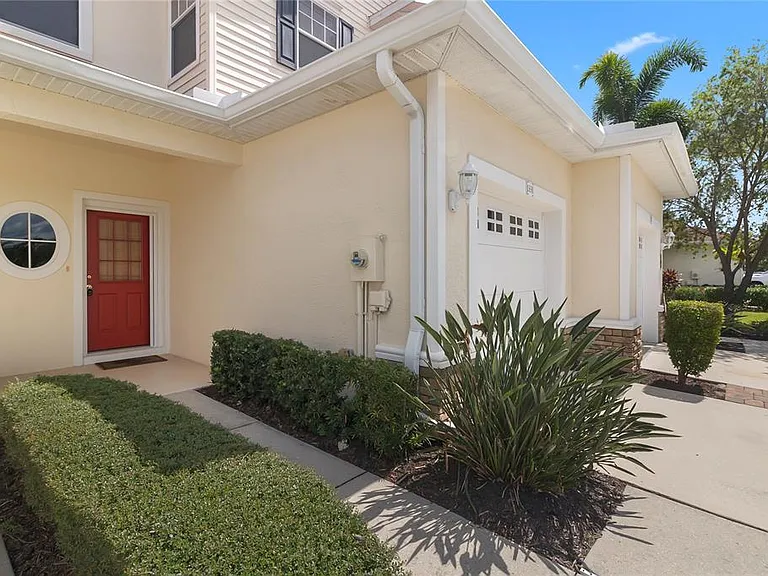 1331 Jonah Dr — Photo 2