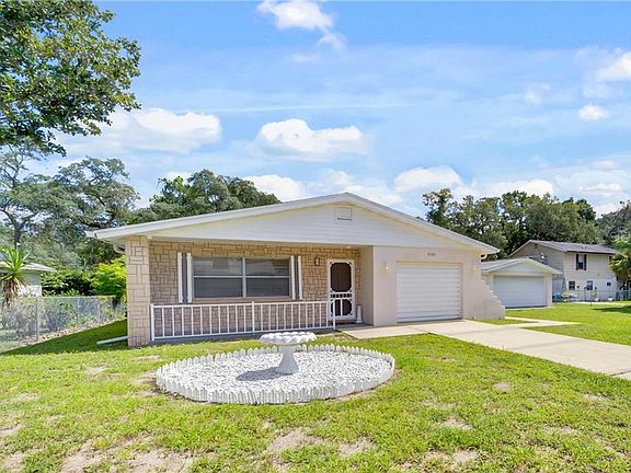 3rd image of 5585 Lancewood Dr