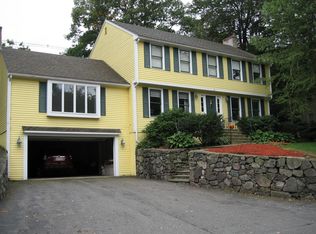 8 Tree Top Ln, Lynnfield, MA 01940