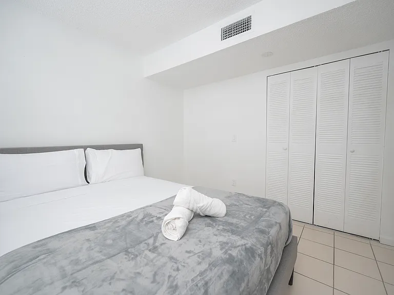 500 NE 26th St #3D-3D-5D — Photo 12