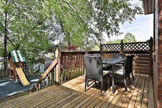 262 Castlefield Ave — Photo 19