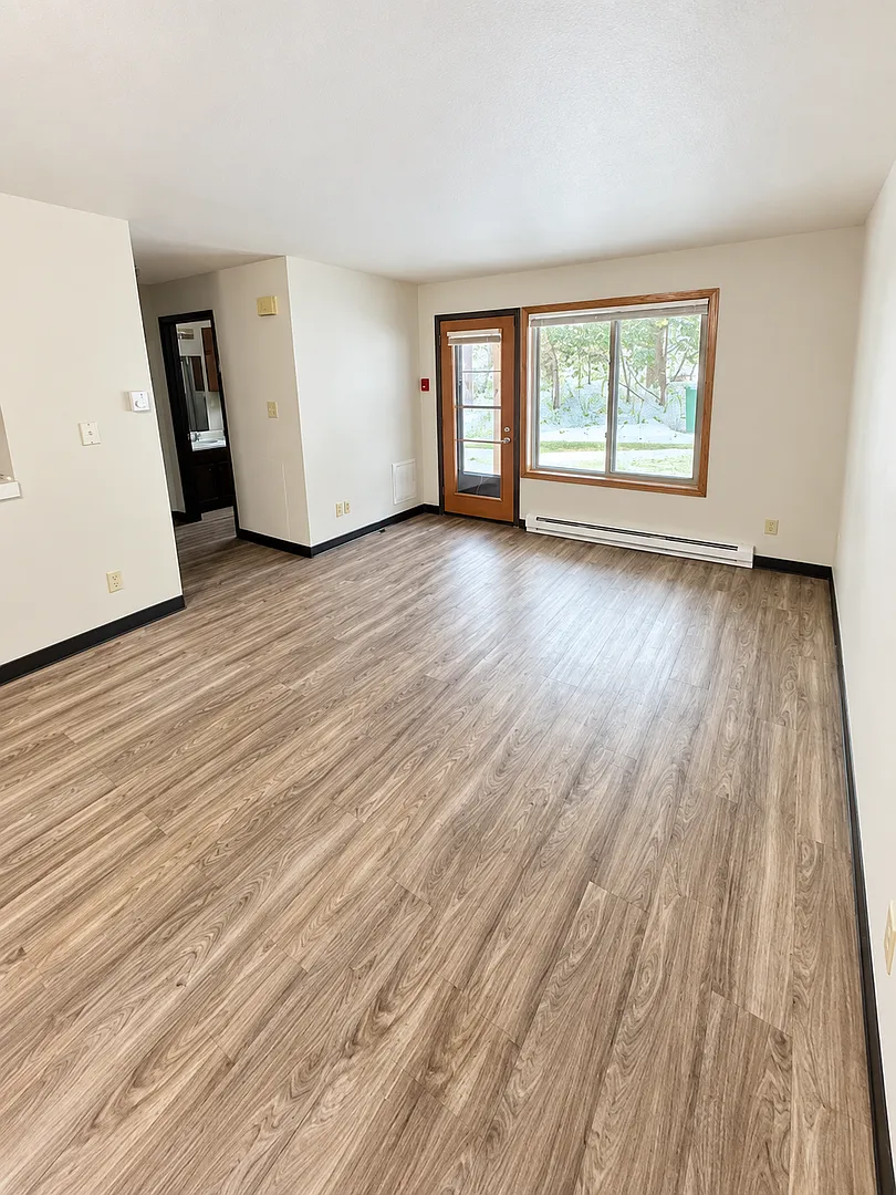Park Ridge Apartments — Photo 4