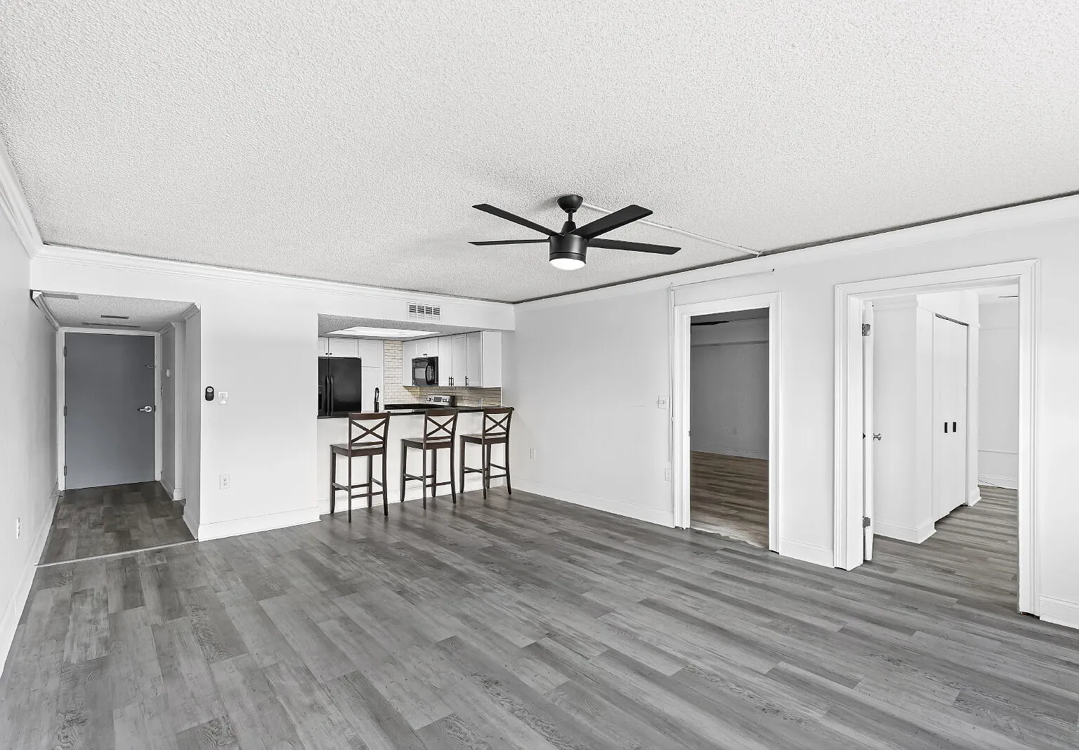2 bed, 1.5 bath, 1072 sqft, $2,600 — Photo 3