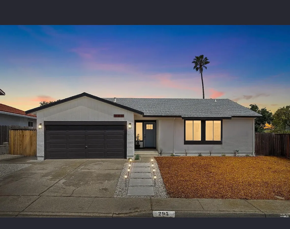 3 bed, 1581 sqft, $3,700 — Photo 1
