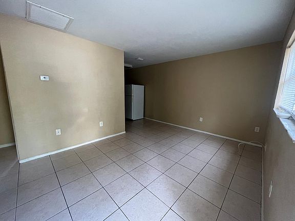 4th image of 10111 N Aster Ave #449150979