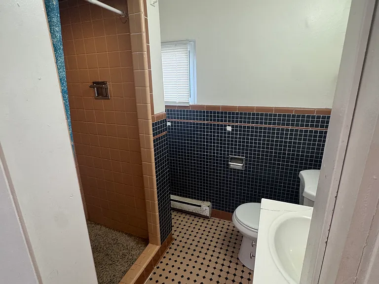 845 Georgetown St — Photo 13