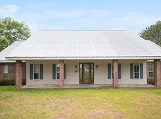 15321 Joe Batt Rd, Ocean Springs, MS 39565