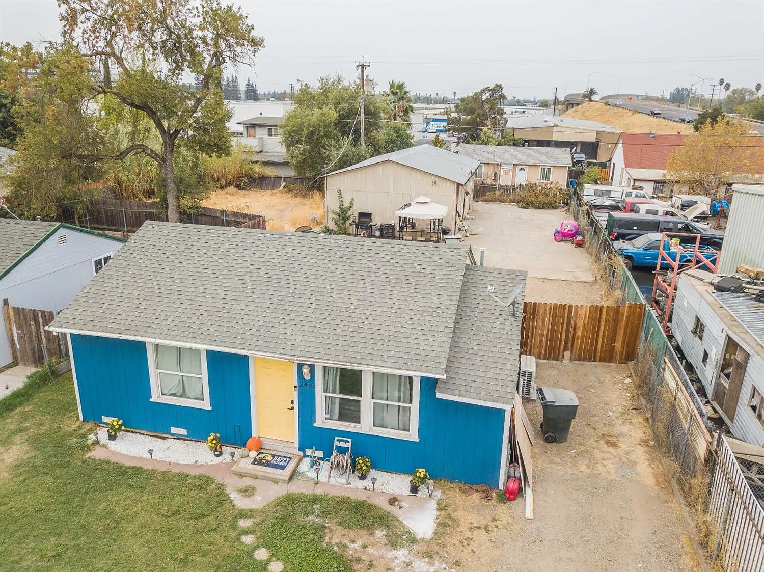 2473 Knoll St photo 1