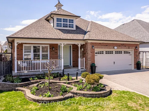 4 Sturgess Cres, Whitby, ON L1M 1J9