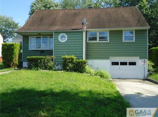 10 Mercer St, Metuchen, NJ 08840