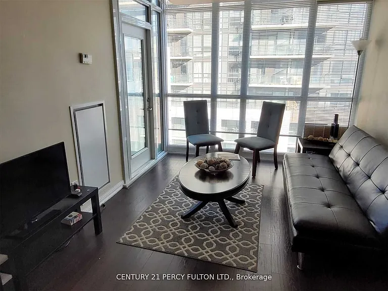 400 Adelaide St E #1202 — Photo 4