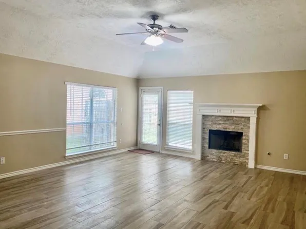 5618 Indigo Trails Dr, Richmond, TX 77469