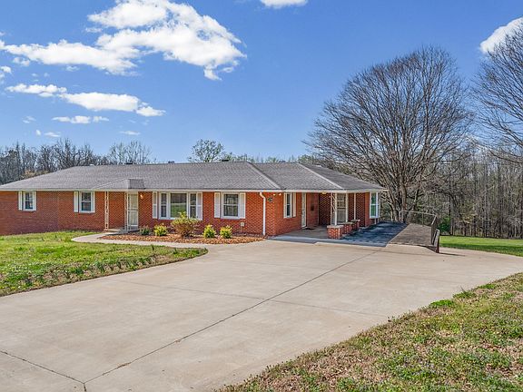 3rd image of 1718 Seven Mile Ferry Rd