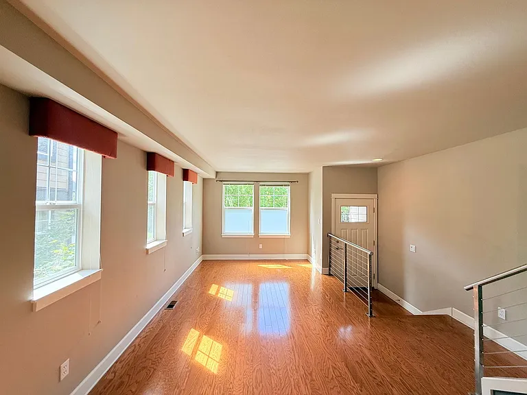 2706 SW Sylvan Heights Dr — Photo 2