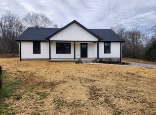 2006 Errel Dowlen Rd, Pleasant View, TN 37146