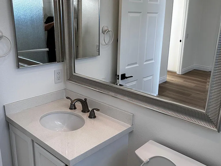 5455 Sylmar Ave #205 — Photo 27