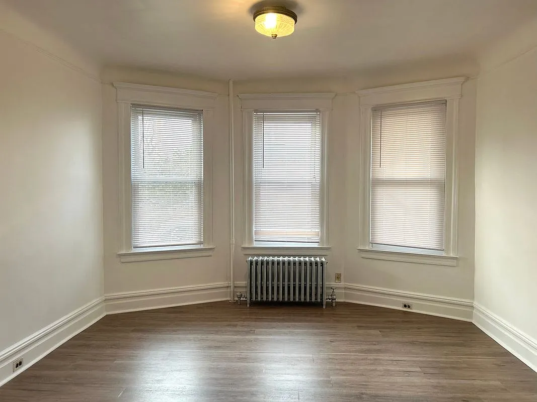 Building Photo - 36 Tiffany Pl #1