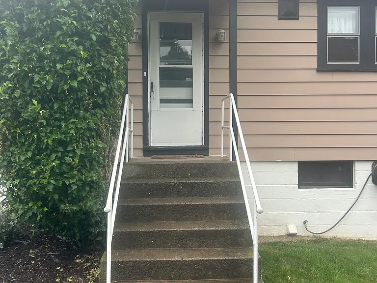 554 Moorestown Dr #1 — Photo 1