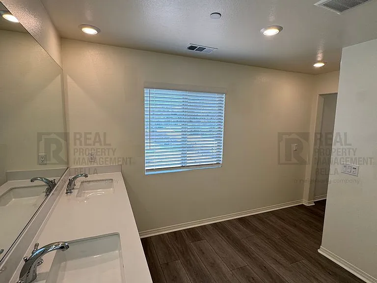 29261 Humboldt Ct — Photo 43