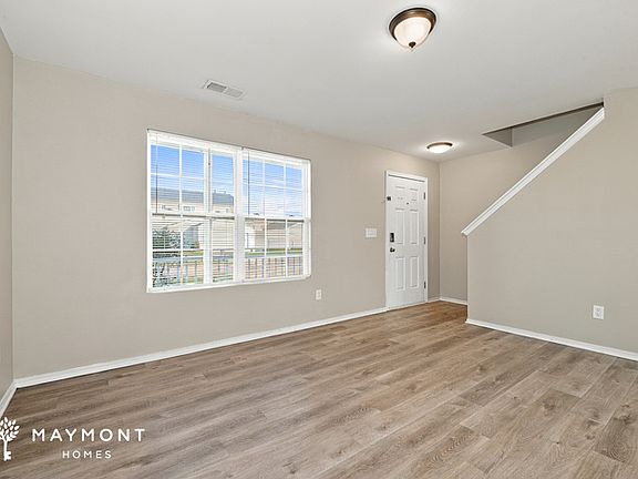 4th image of 5233 Valcourt Rd