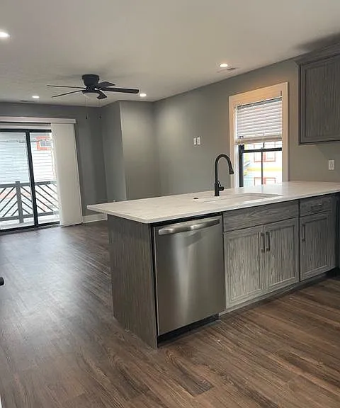 1624 Carrollton Ave — Photo 4