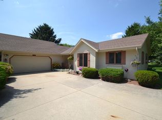 6030 Magnolia Ct, Hartford, WI 53027