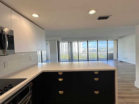 5th image of 11113 Biscayne Blvd Unit 752