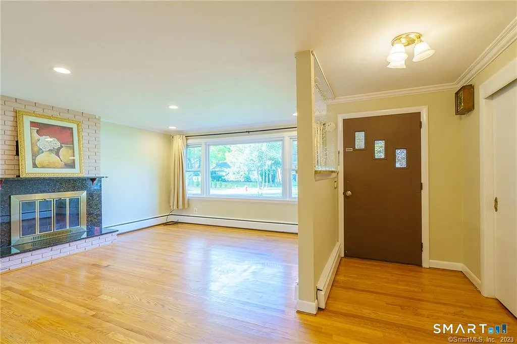 3 bed, 2.0 bath, 1507 sqft, $3,500 — Photo 4