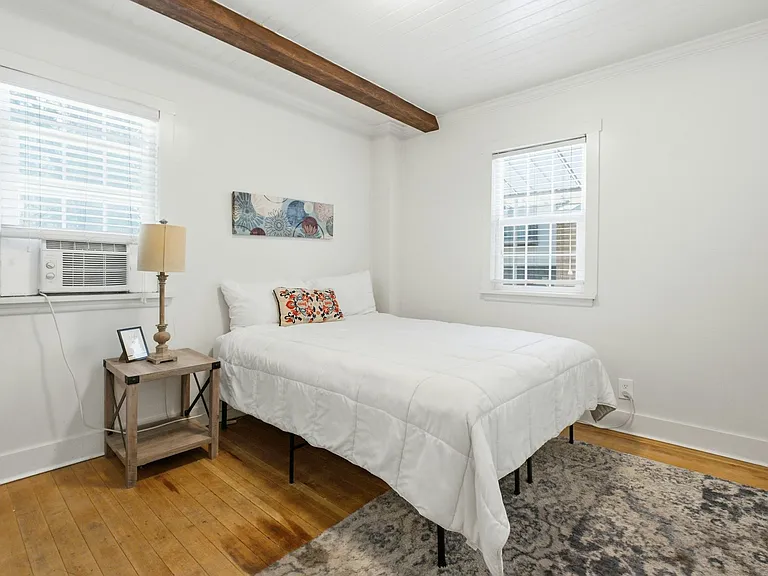 1032 W Center St — Photo 6