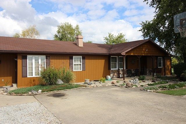 1st image of 1424 W County Road 300 N