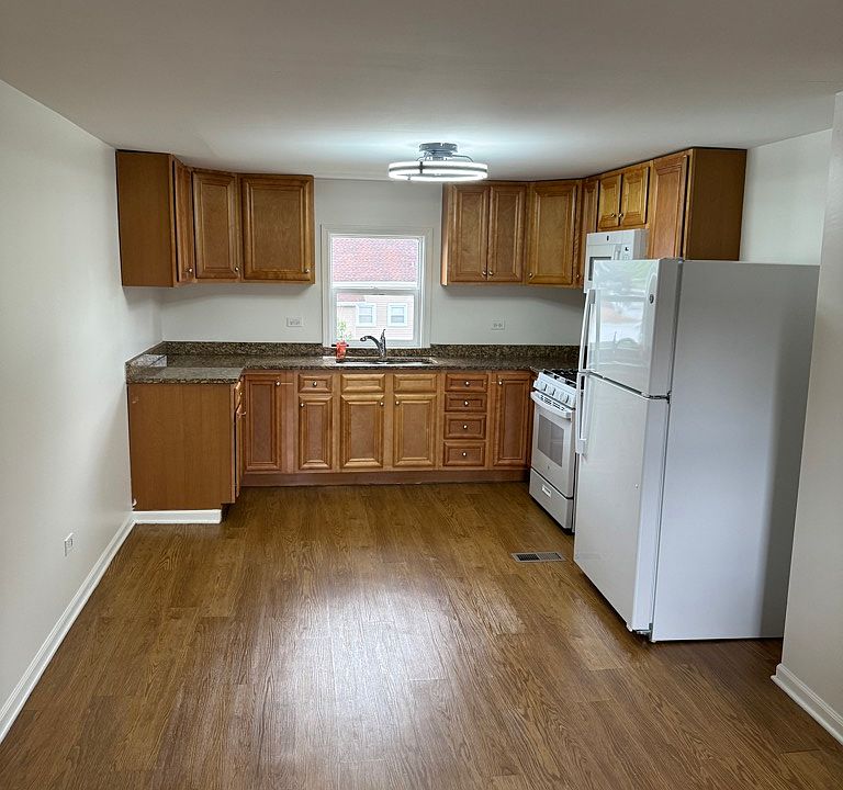 1st image of 1103 N 15th Ave APT 2