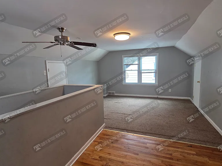 20252 Roscommon St — Photo 18