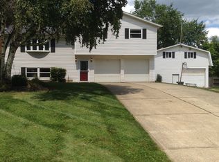 5111 Peach St, Louisville, OH 44641
