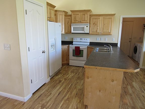 5th image of 2933 N Dallin Dr