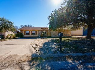 110 Pauline Ave, Del Rio, TX 78840