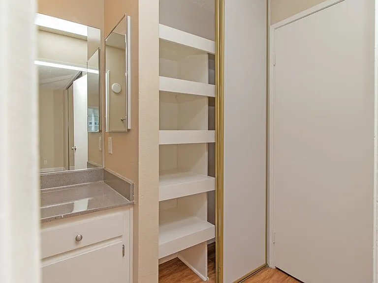 Villas de Laura Apts — Photo 12