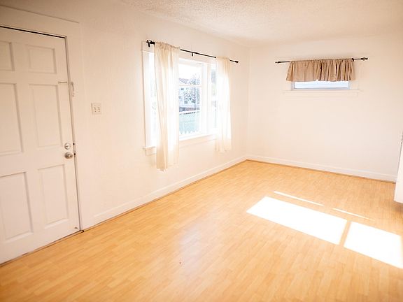 4th image of 359 19th St