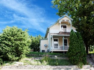 472 Division St, Elgin, IL 60120