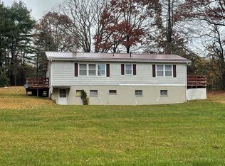 2916 Chantilly Dr, Fancy Gap, VA 24328