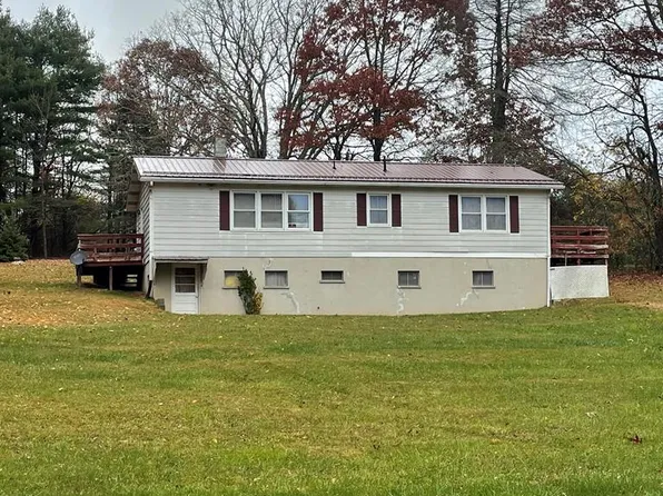 2916 Chantilly Dr, Fancy Gap, VA 24328