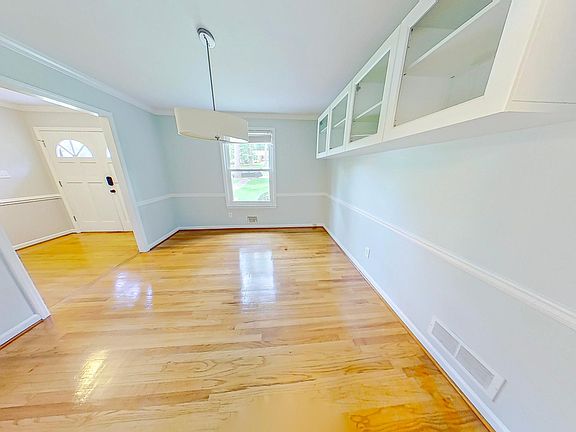 5th image of 3105 Sussex Rd